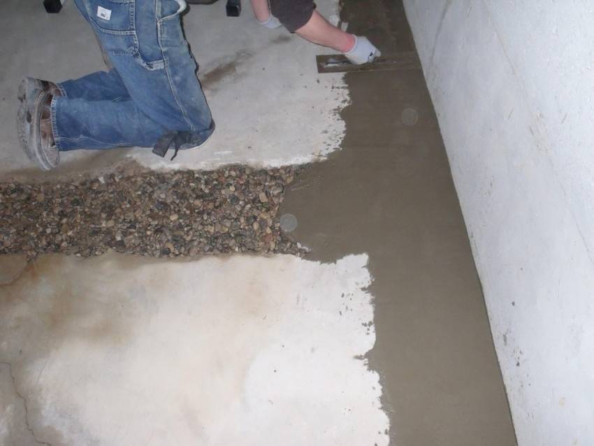 Как залить пол в подвале бетоном