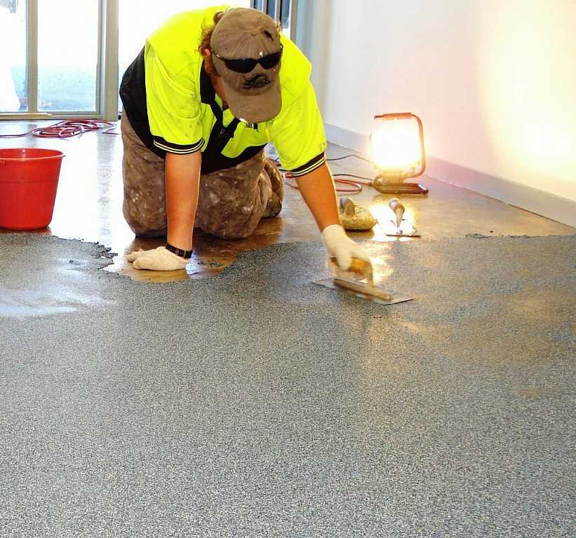 Чем обработать бетонный пол от пыли