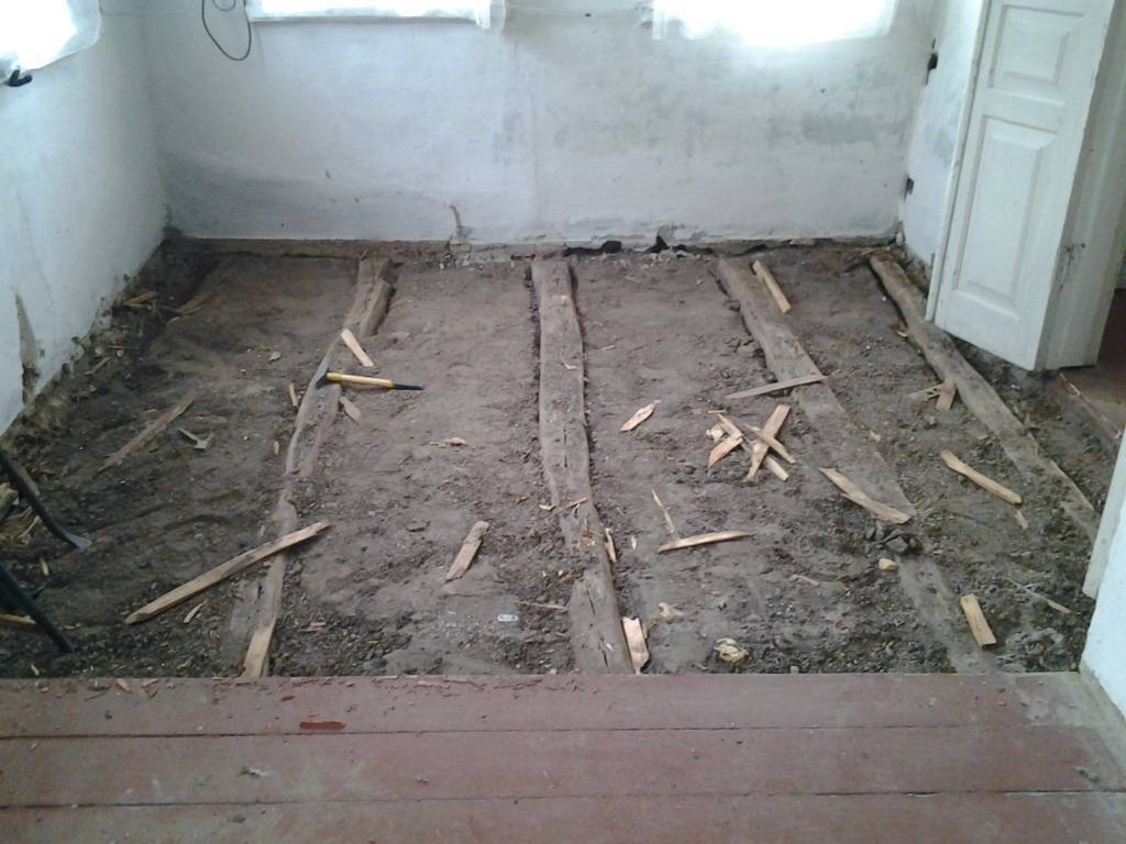 Замена полов в деревянном доме на бетонную стяжку