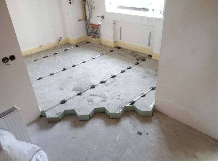 Как выравнивать бетонные полы: под линолеум, без стяжки и под ламинат