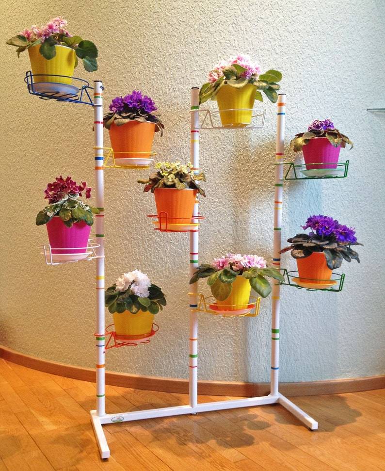 Подставка для цветов своими руками из дерева, металла для квартиры, дачного участка и сада (108 фото идей)