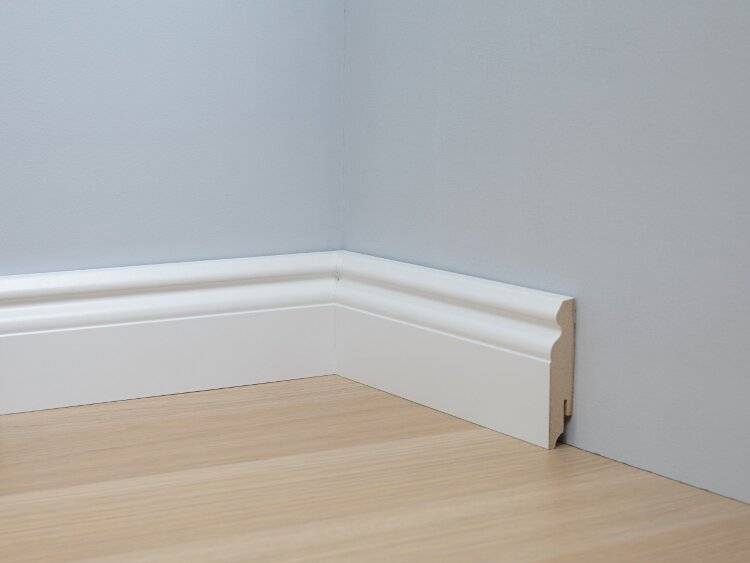 Полиуретановый плинтус для пола [47 фото] и стен, самый простой и экологичный, монтаж и установка своими руками.