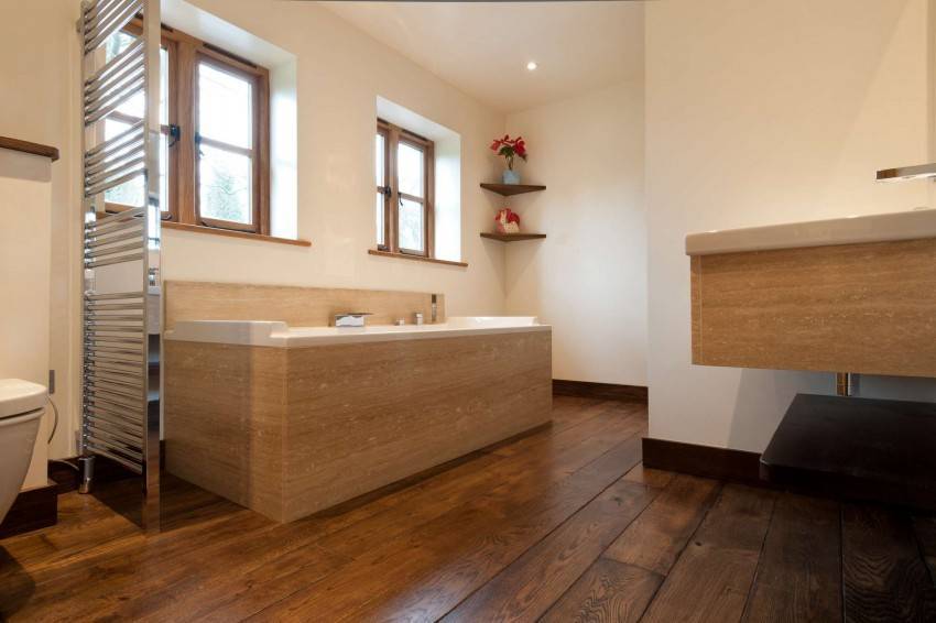 Пол в ванной в деревянном доме - как сделать правильно