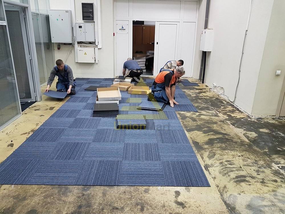 Технология укладки ковролина: на бетонный пол, на клей, на скотч