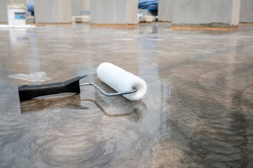 Упрочнение поверхности пола пропитками для бетона